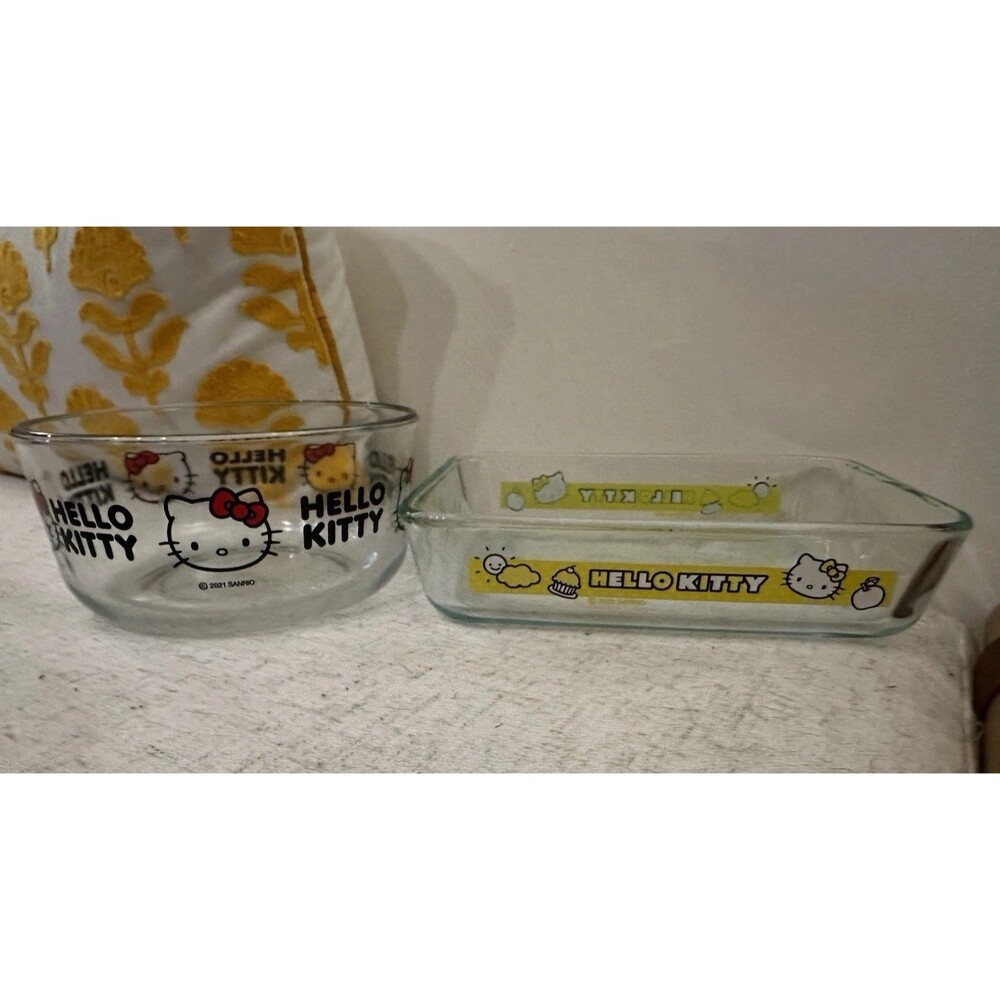 Hello Kitty Sanrio Pyrex 4 Cup Round Storage Bowl & Casserole Glass Dish Set
